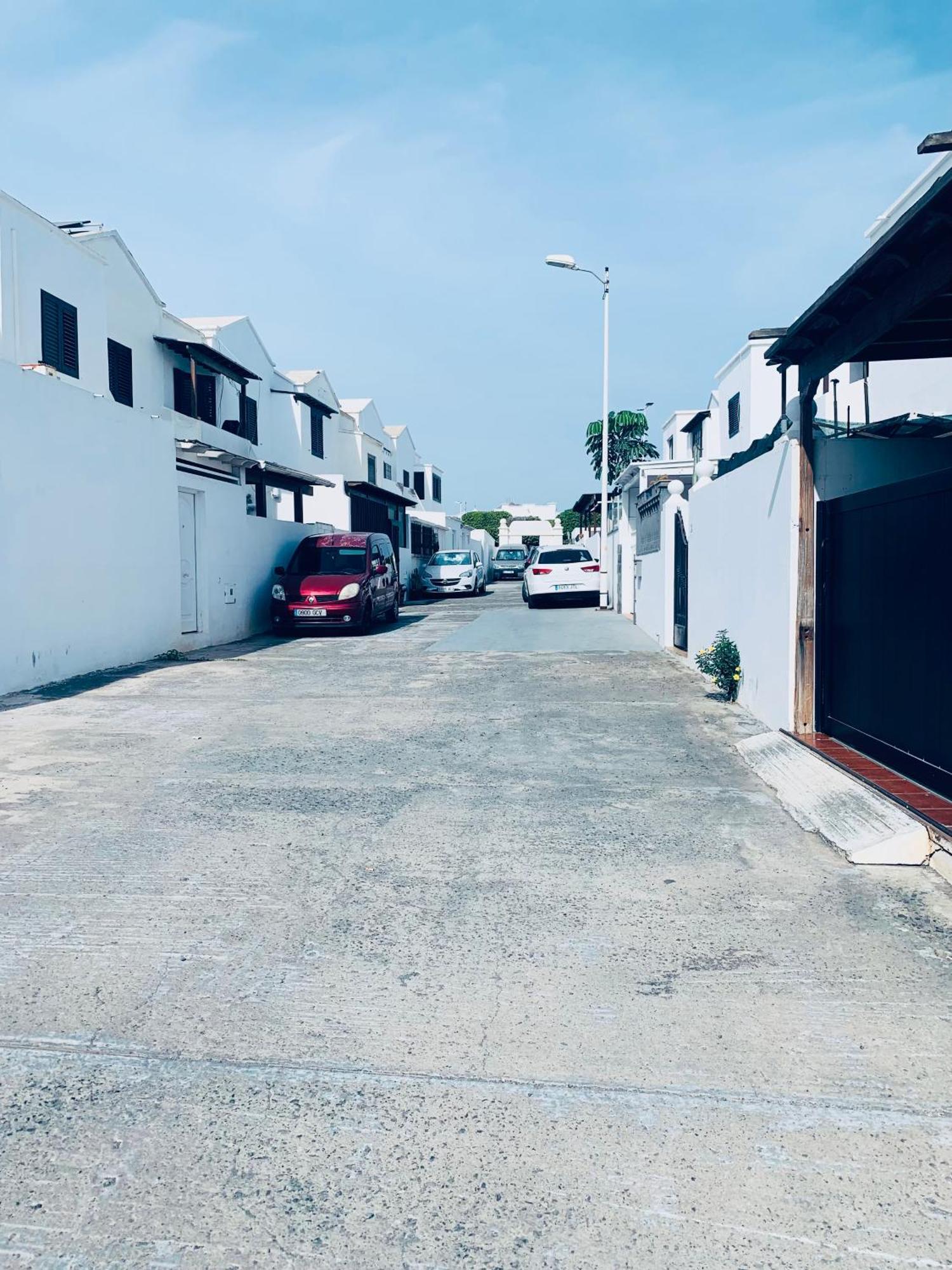 Habitaciones Privadas Cerca De La Playa Y Aeropuerto En Casa Compartida Con Otros Huespedes Playa Honda  Eksteriør bilde