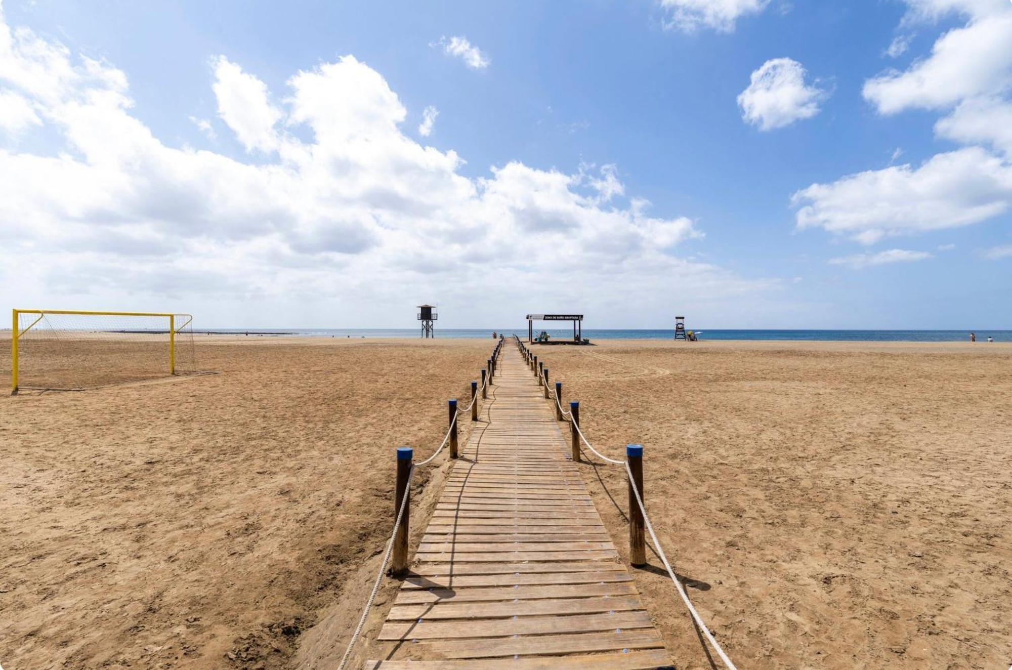 Habitaciones Privadas Cerca De La Playa Y Aeropuerto En Casa Compartida Con Otros Huespedes Playa Honda  Eksteriør bilde
