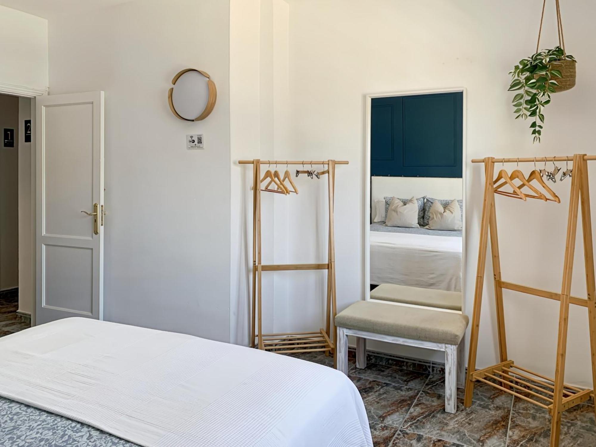 Habitaciones Privadas Cerca De La Playa Y Aeropuerto En Casa Compartida Con Otros Huespedes Playa Honda  Eksteriør bilde